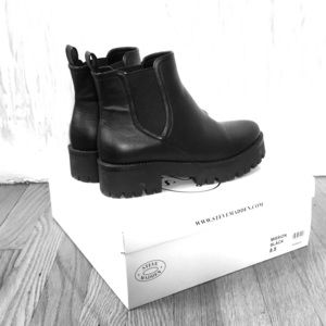 Steve Madden Mission Boots